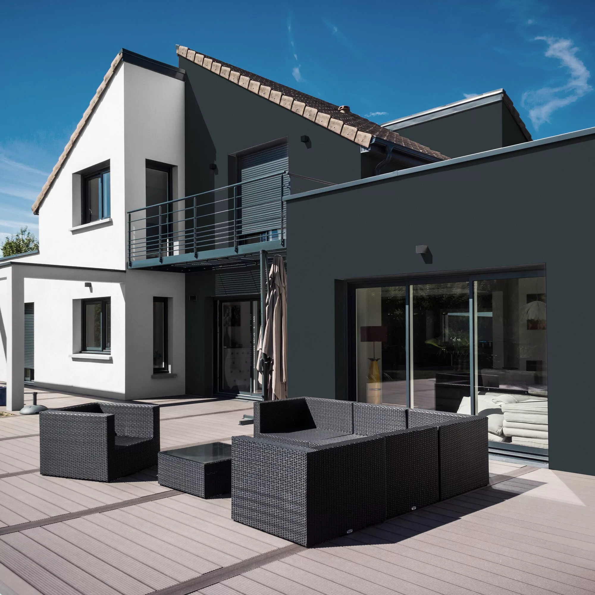 Façade foncée à Belfort – rénovation CABETE Façades